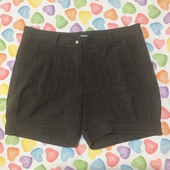 Vintage Closet Women’s Brown Gold Plaid Bloomer Shorts with Matte Gold Button - Picture 1 of 4